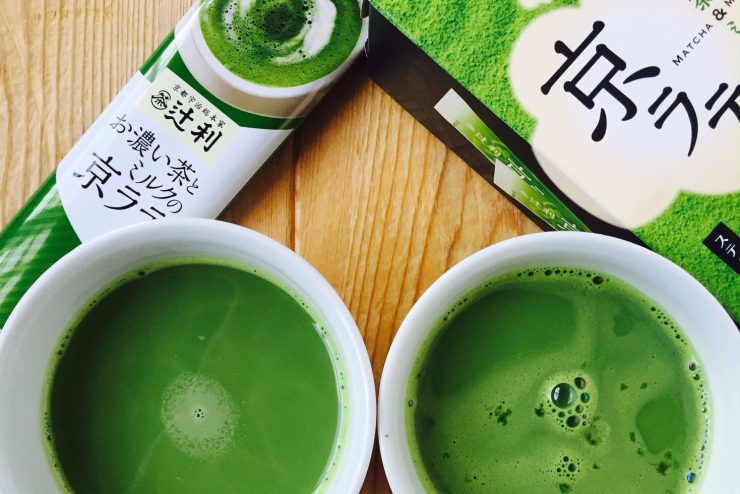 どっちが好き？【辻利の京ラテ】お濃い茶とミルク vs 抹茶＆ミルク | 茶活 CHAKATSU