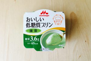森永乳業 おいしい低糖質プリン 抹茶のパッケージ